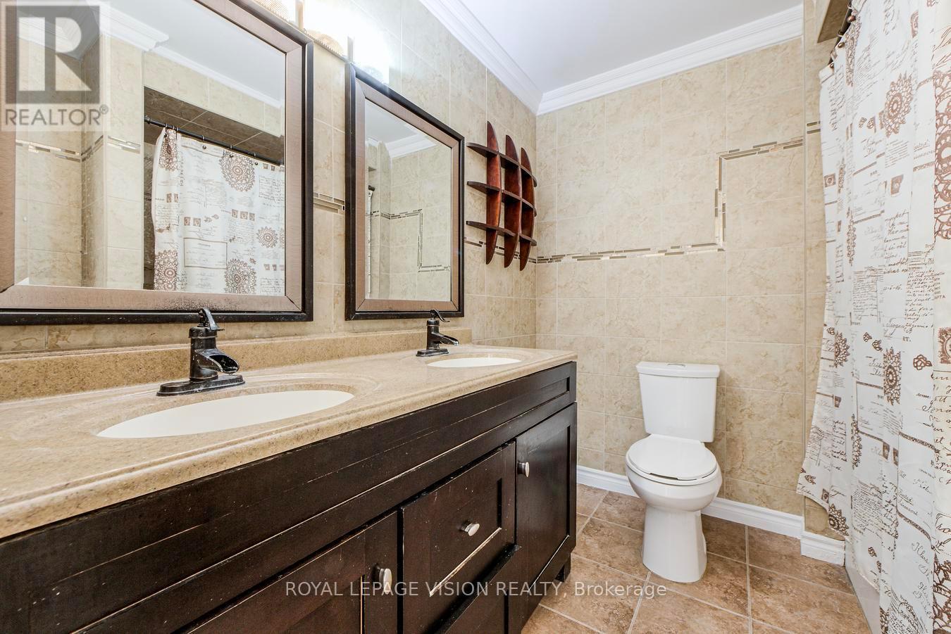 8 - 301 Washburn Way, Toronto, ON - Indoor Photo Showing Bathroom