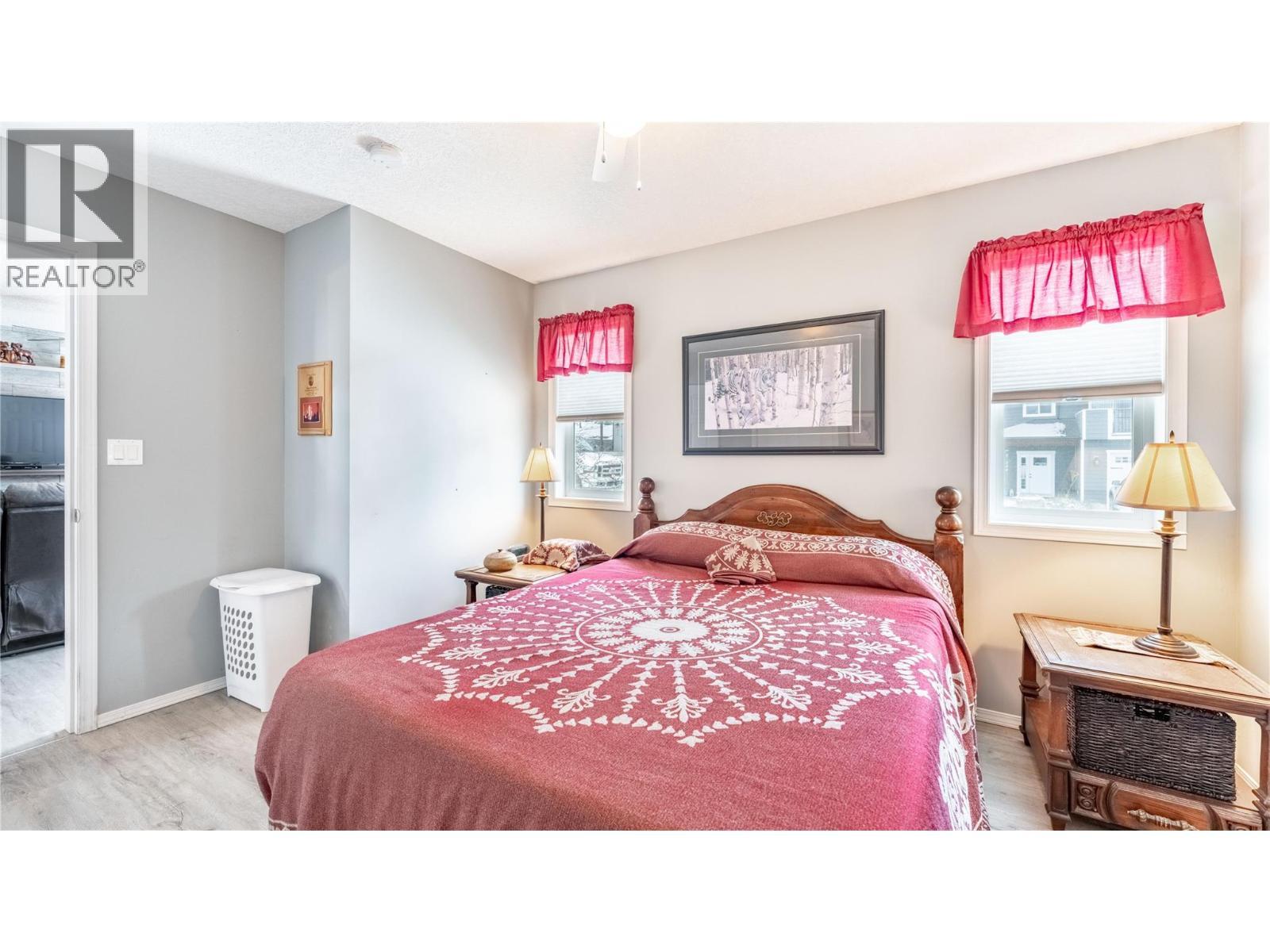 801 Hawkview Drive, Creston, BC - Indoor Photo Showing Bedroom