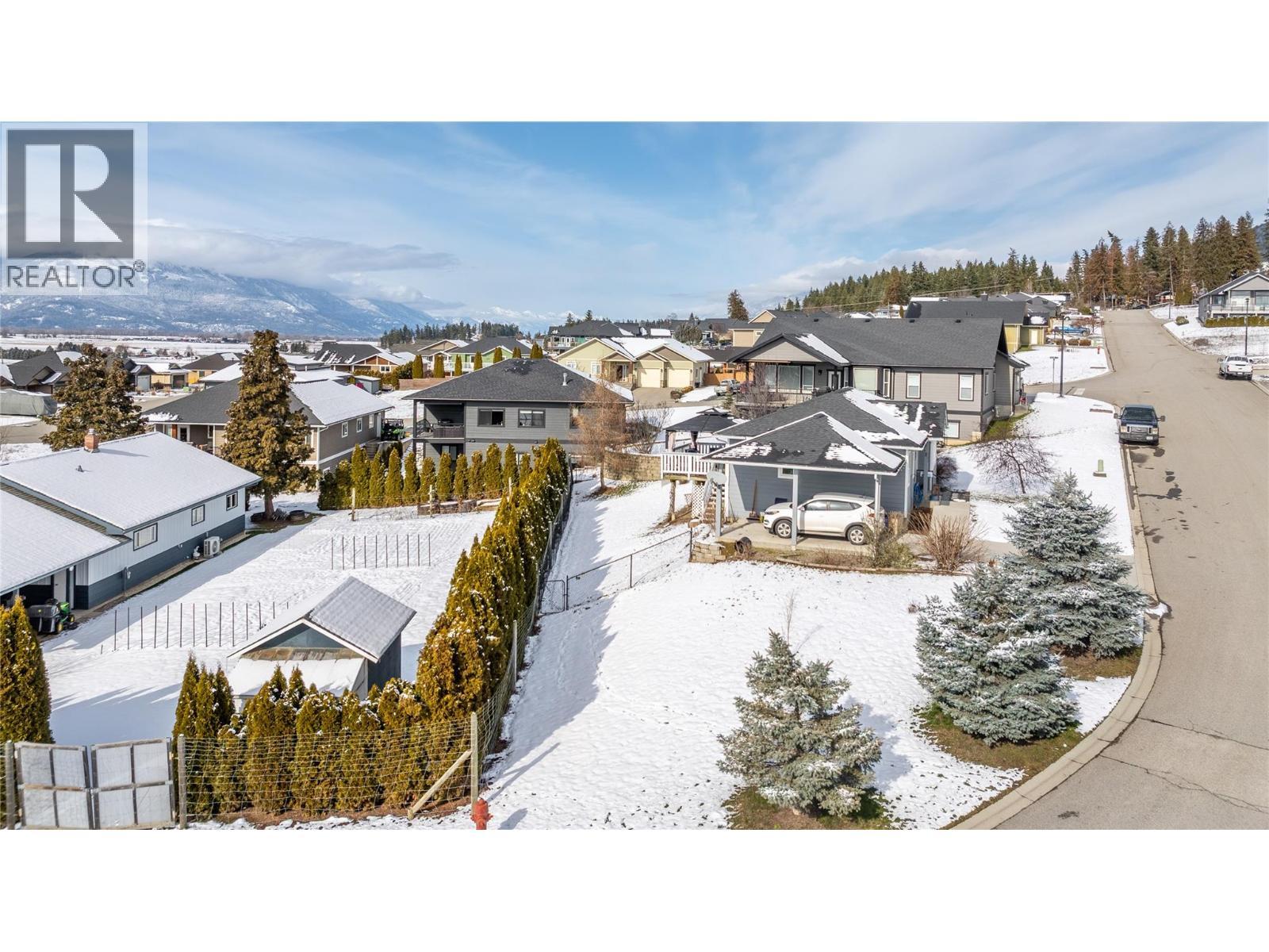 801 Hawkview Drive, Creston, BC - Outdoor