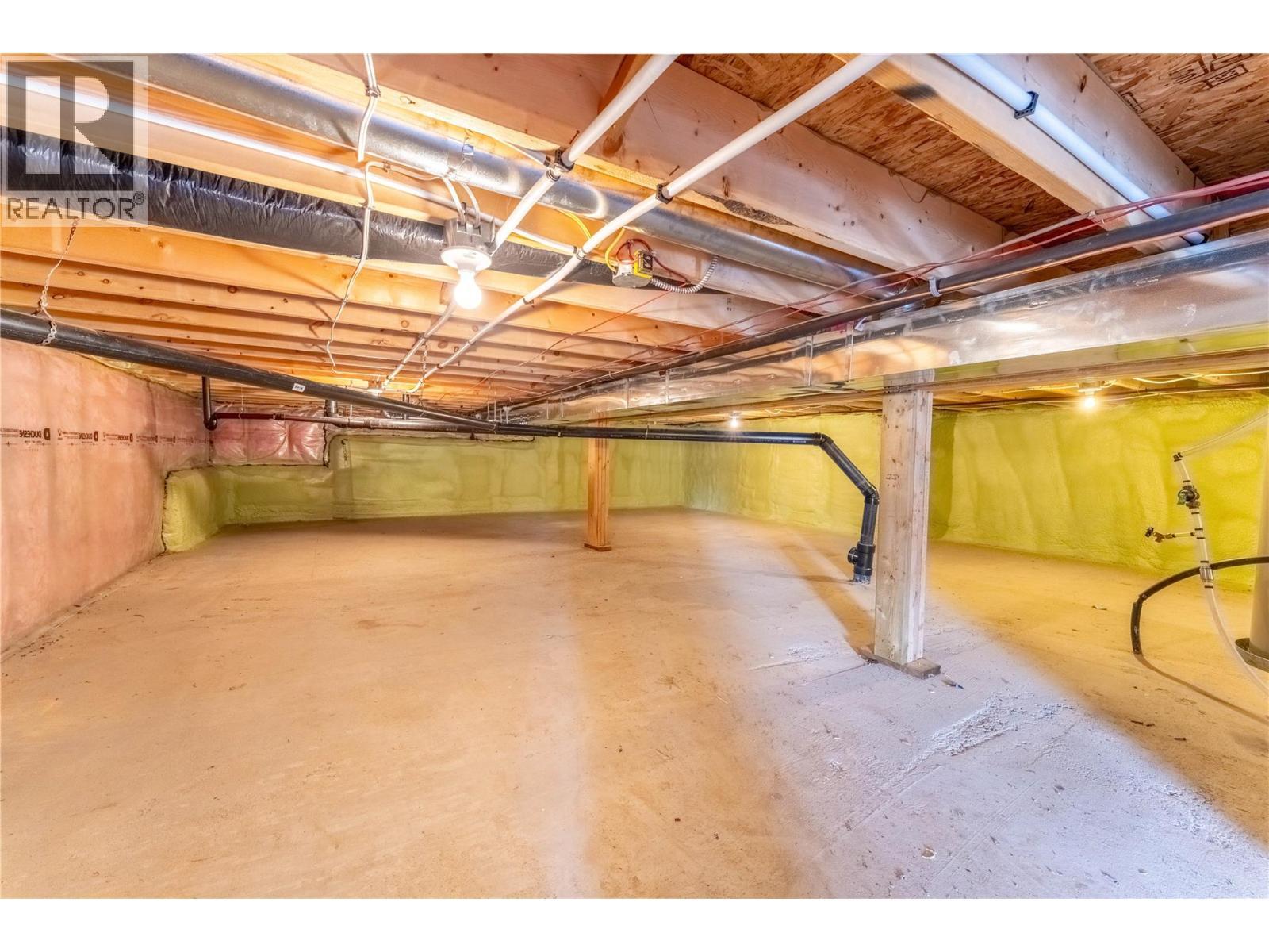 801 Hawkview Drive, Creston, BC - Indoor Photo Showing Basement
