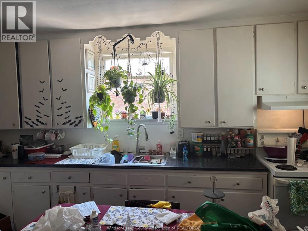 1629-31 Drouillard Road, Windsor, ON - Indoor Photo Showing Kitchen