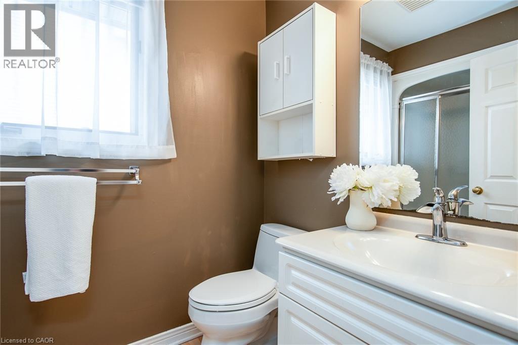 372 Gatestone Boulevard, Waterloo, ON - Indoor Photo Showing Bathroom