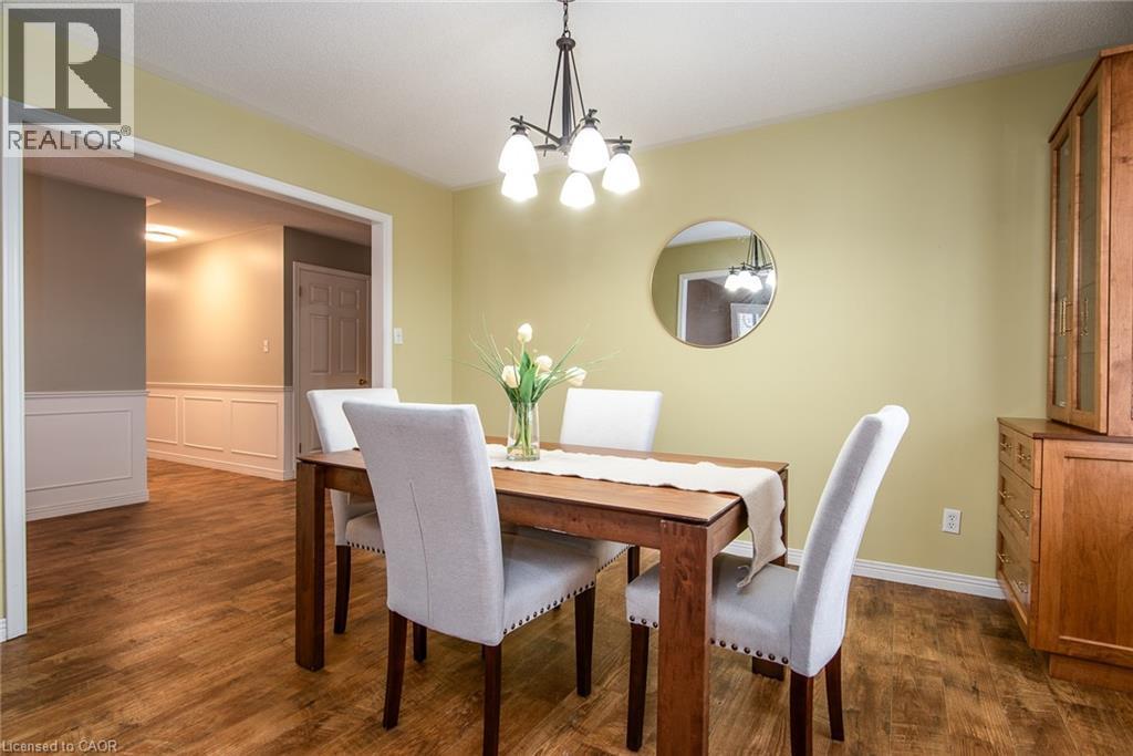 372 Gatestone Boulevard, Waterloo, ON - Indoor Photo Showing Dining Room