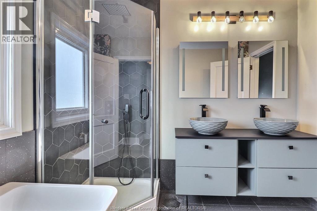 883 Pillette, Windsor, ON