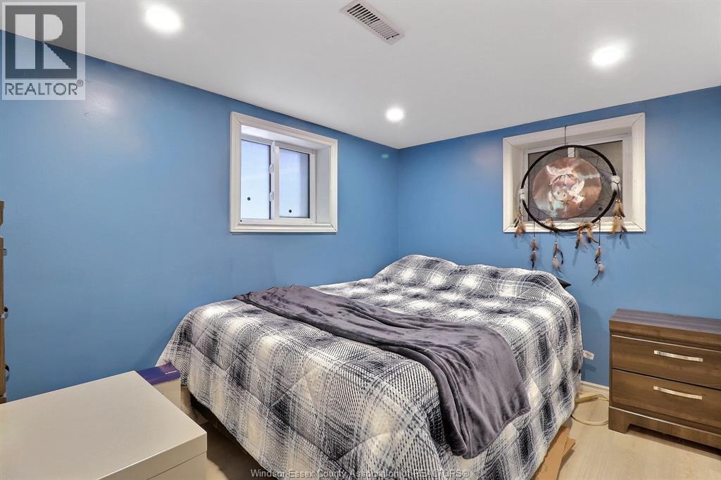 883 Pillette, Windsor, ON