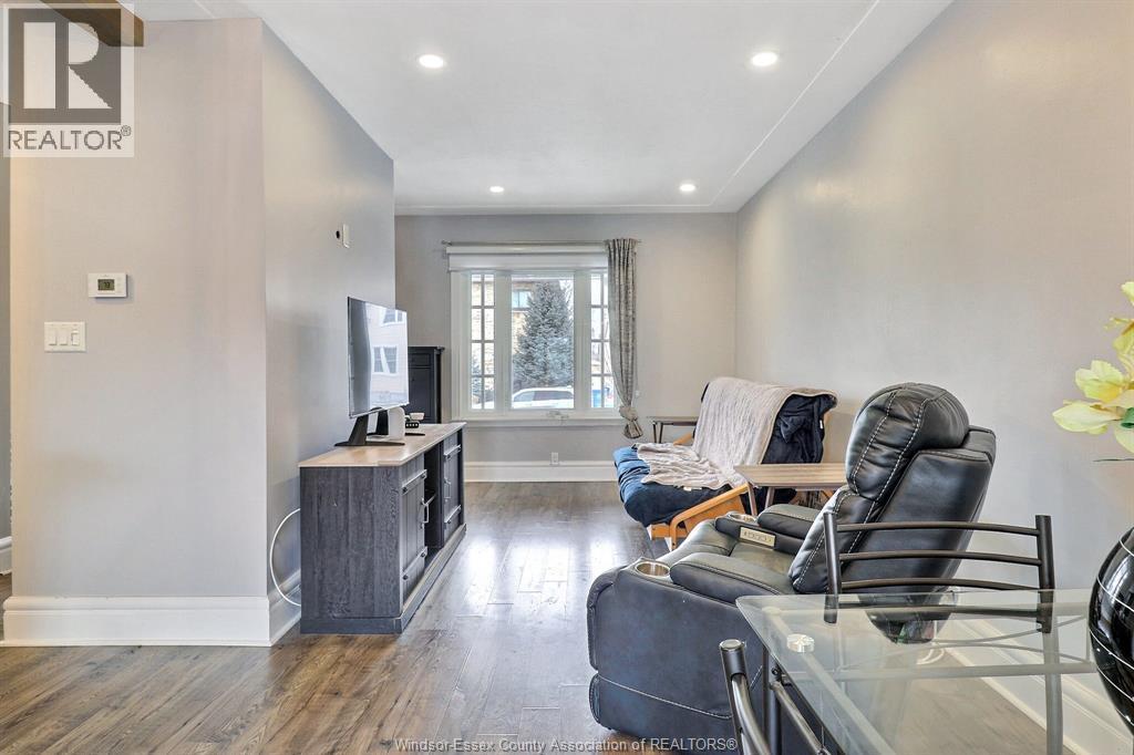 883 Pillette, Windsor, ON - Indoor