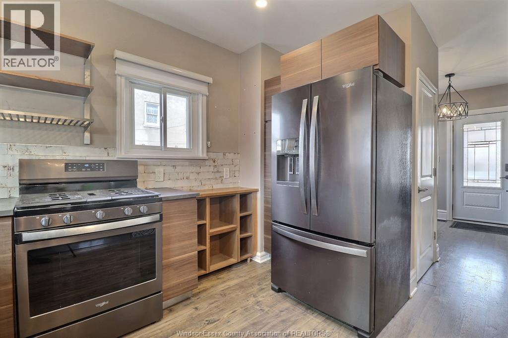883 Pillette, Windsor, ON - Indoor Photo Showing Kitchen