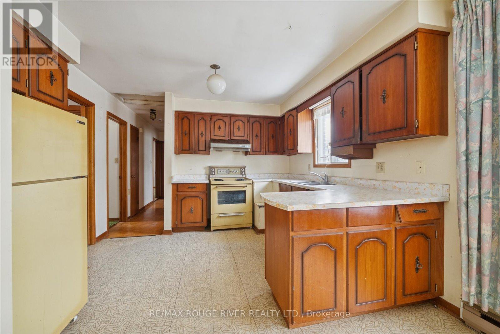 1277 Old Orchard Avenue, Pickering, ON - Indoor Photo Showing Kitchen