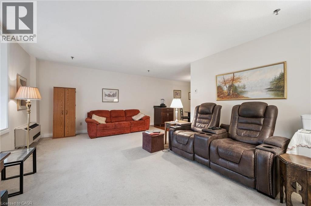 1009 Queenston Road Unit# 216, Cambridge, ON - Indoor Photo Showing Living Room