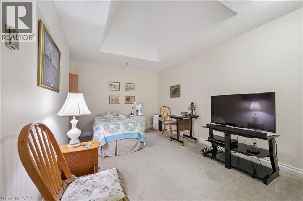 1009 Queenston Road Unit# 216, Cambridge, ON - Indoor Photo Showing Bedroom