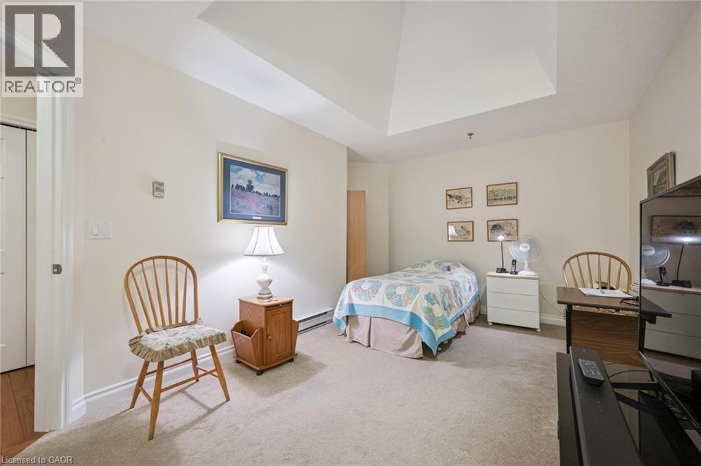 1009 Queenston Road Unit# 216, Cambridge, ON - Indoor Photo Showing Bedroom