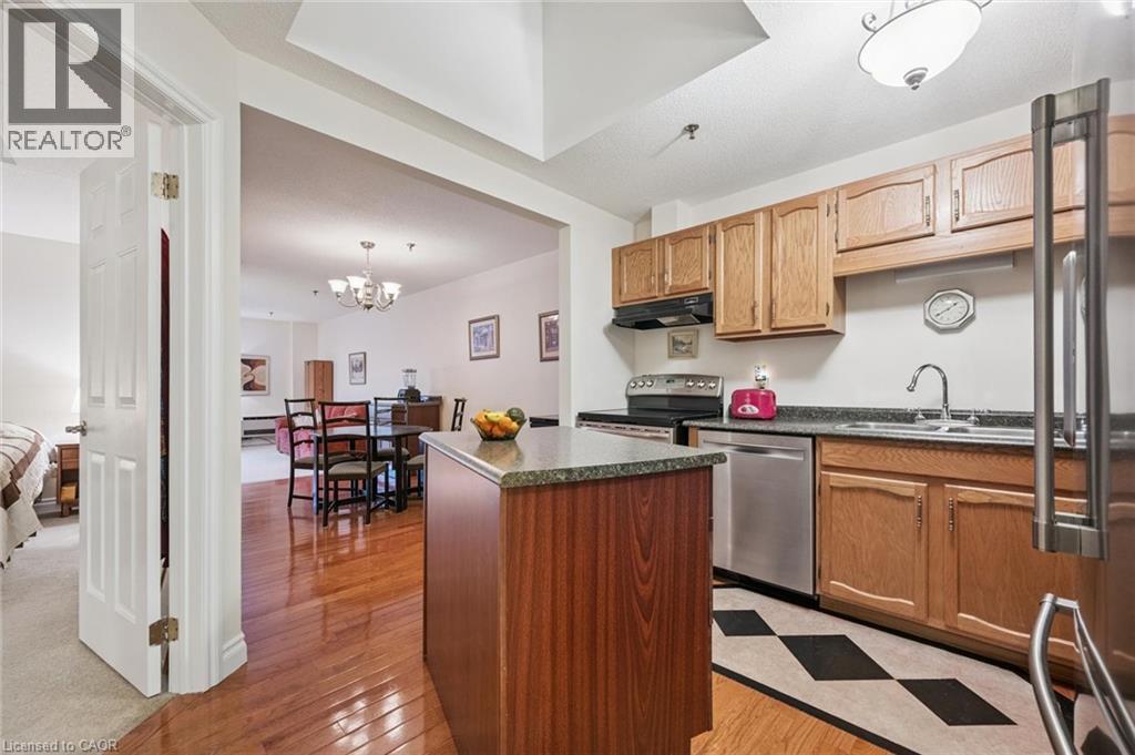 1009 Queenston Road Unit# 216, Cambridge, ON - Indoor Photo Showing Kitchen