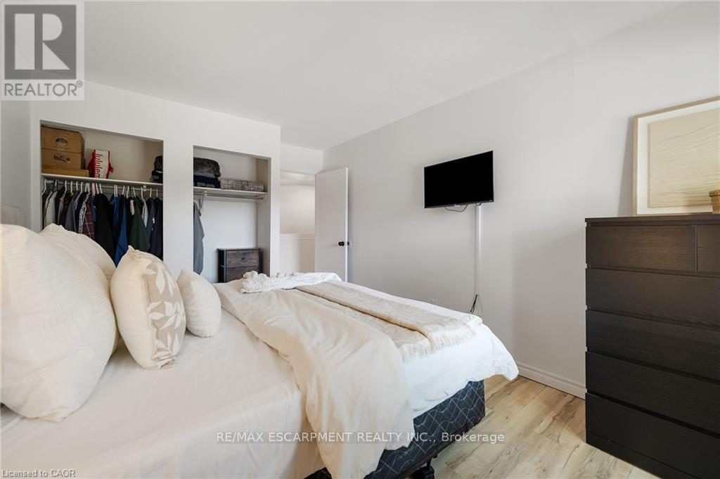 150 - 17 Old Pine Trail, St. Catharines, ON - Indoor Photo Showing Bedroom