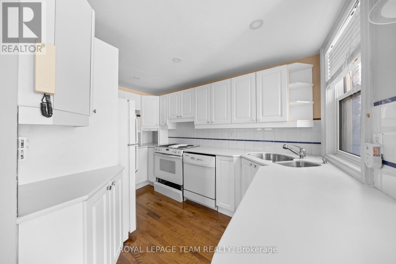 231 Daly Avenue, Ottawa, ON - Indoor Photo Showing Kitchen With Double Sink