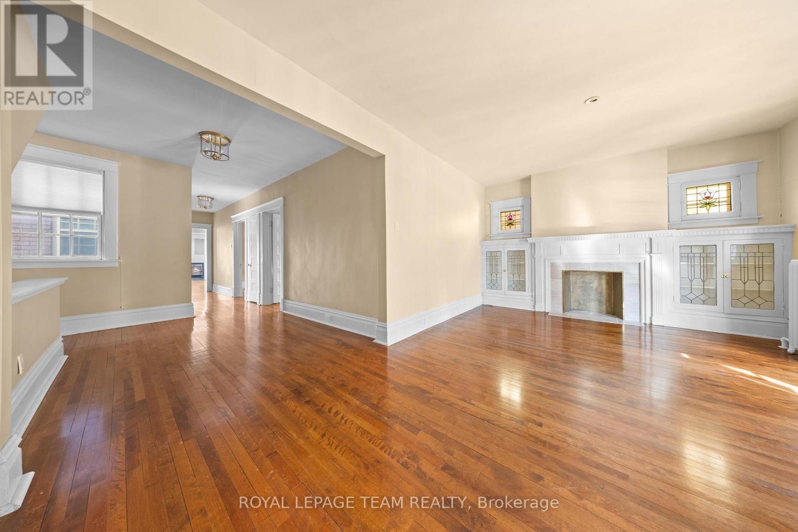 231 Daly Avenue, Ottawa, ON - Indoor With Fireplace