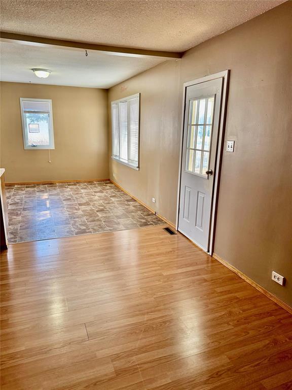 791 7Th Avenue S, Virden, MB - Indoor Photo Showing Other Room