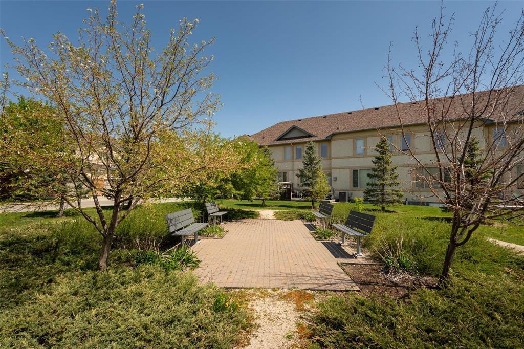 29 99 Keslar Road, Winnipeg, MB - Outdoor
