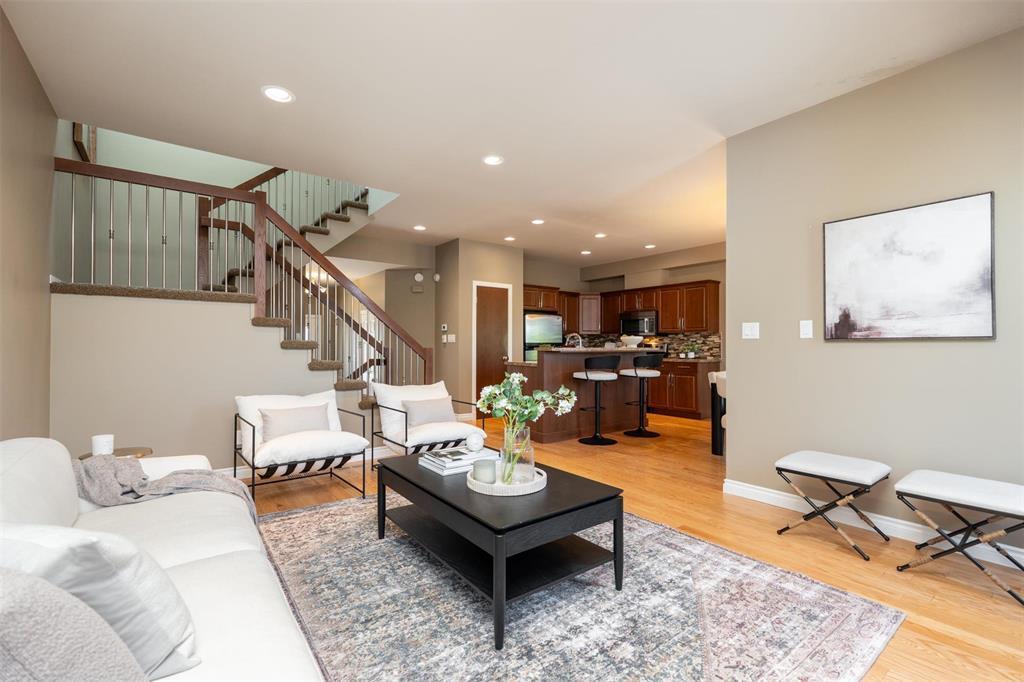 29 99 Keslar Road, Winnipeg, MB - Indoor Photo Showing Living Room