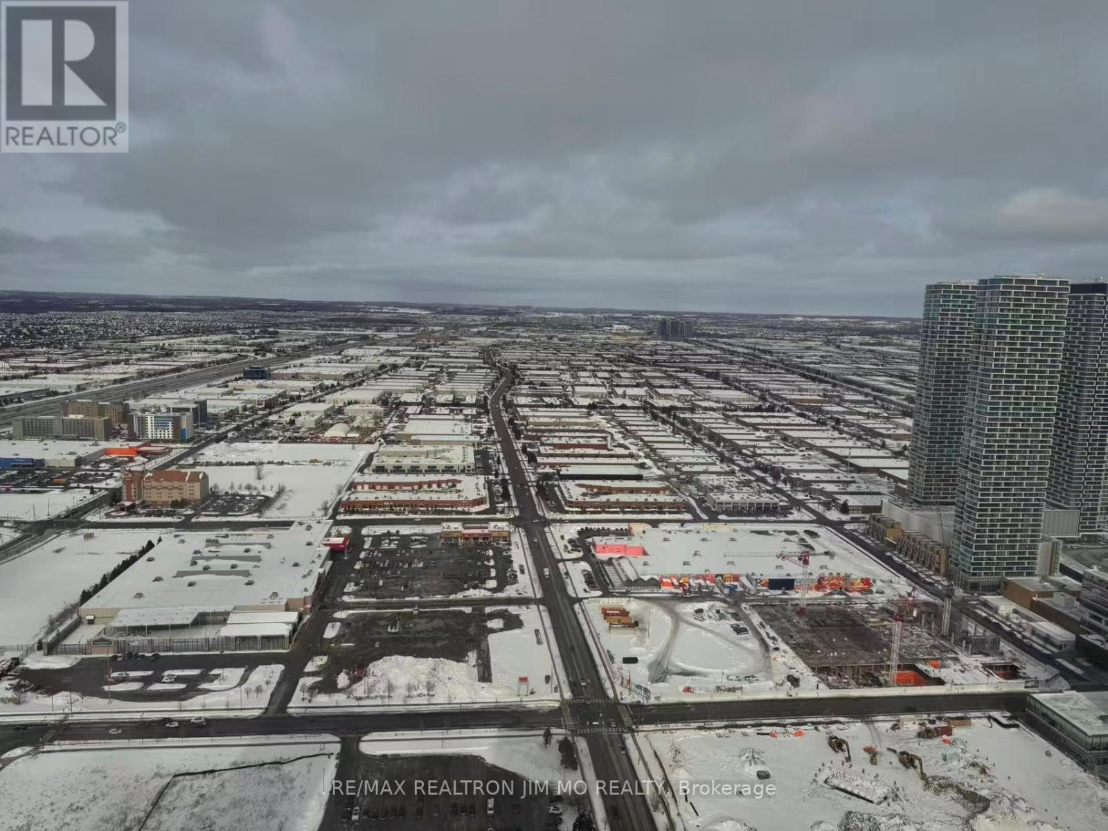 5806 - 8 Interchange Way, Vaughan, ON - Outdoor With View