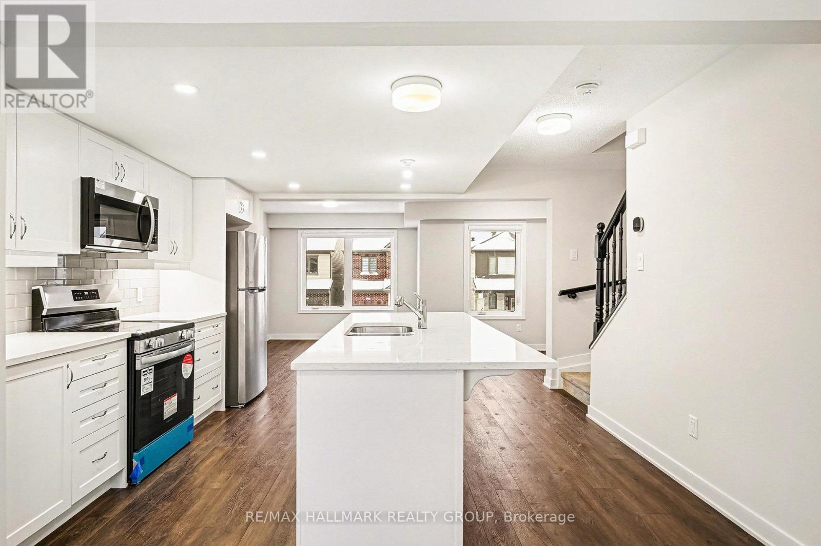 2426 Watercolours Way, Ottawa, ON - Indoor Photo Showing Kitchen