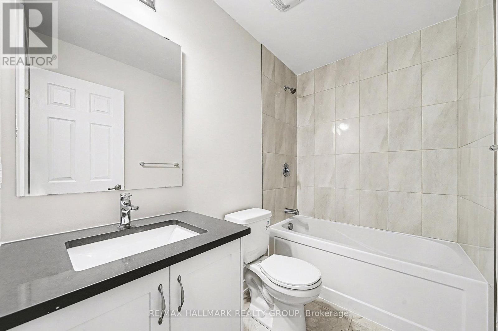 2426 Watercolours Way, Ottawa, ON - Indoor Photo Showing Bathroom