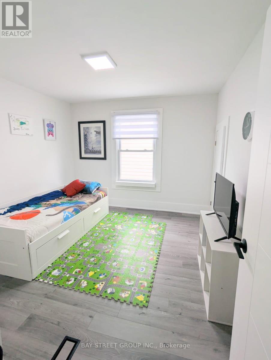 34 Tasker Street, St. Catharines, ON - Indoor