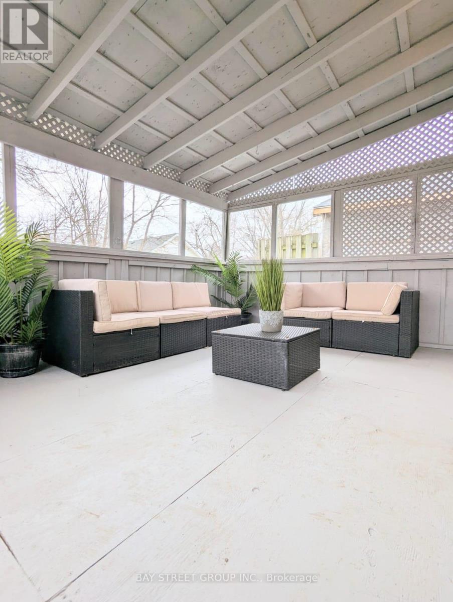 34 Tasker Street, St. Catharines, ON - Indoor Photo Showing Other Room