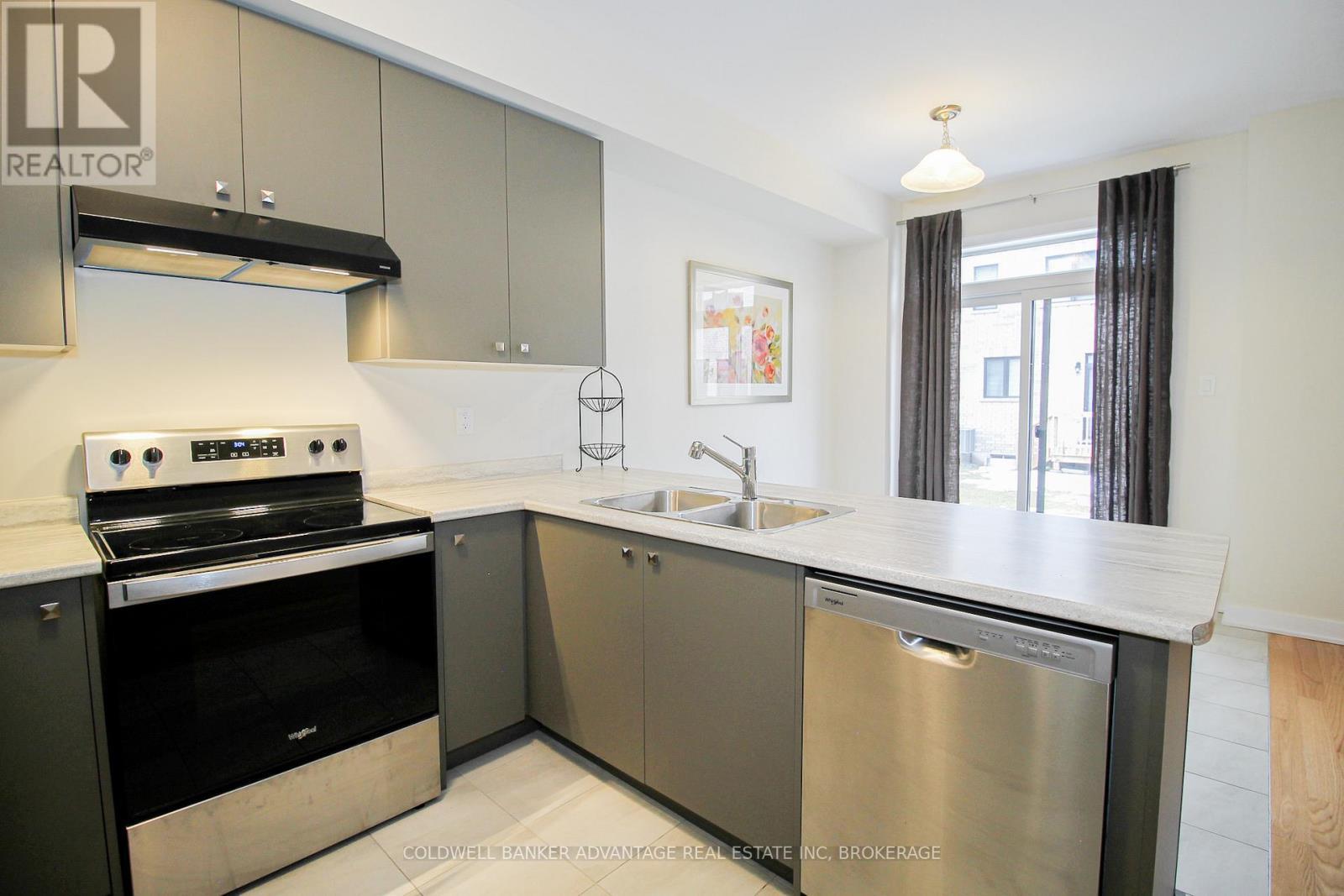 Kitchen - B/I Dishwasher - 77 Keelson Street, Welland (Dain City), ON - Indoor Photo Showing Kitchen With Stainless Steel Kitchen With Double Sink