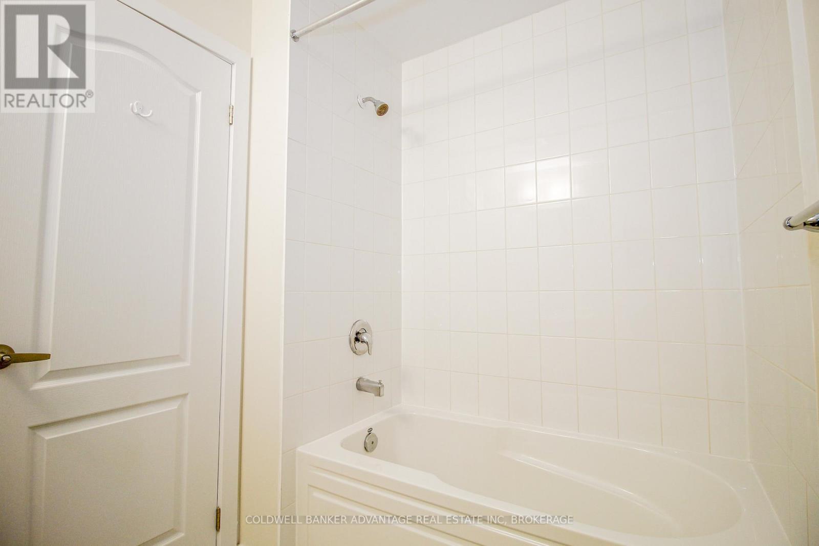 Second Floor Bathroom (4pc) - 77 Keelson Street, Welland (Dain City), ON - Indoor Photo Showing Bathroom