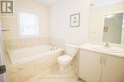 Ensuite Bathroom (4pc) -