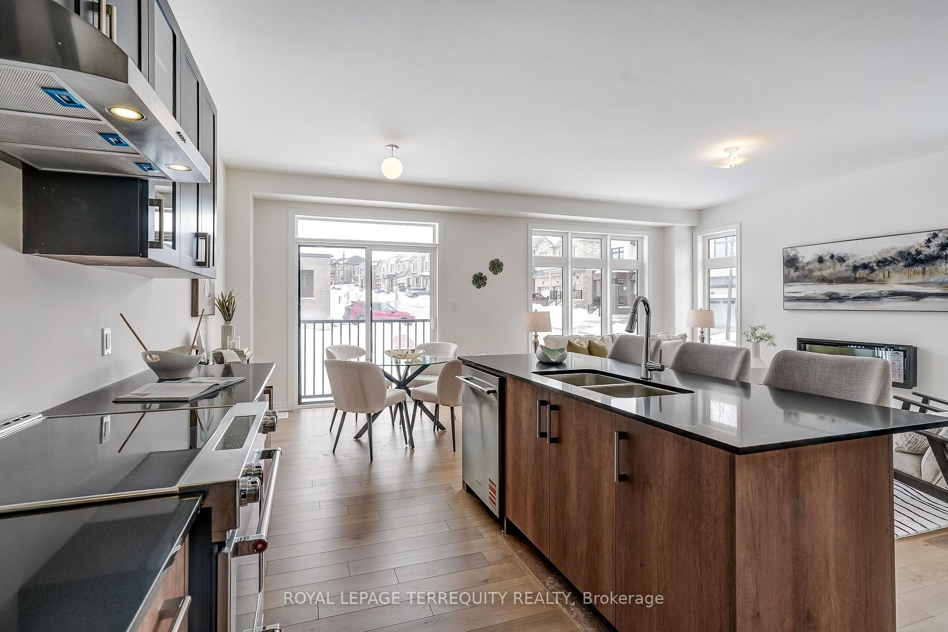 2964 Starlight Drive, Pickering, ON - Indoor Photo Showing Kitchen With Double Sink