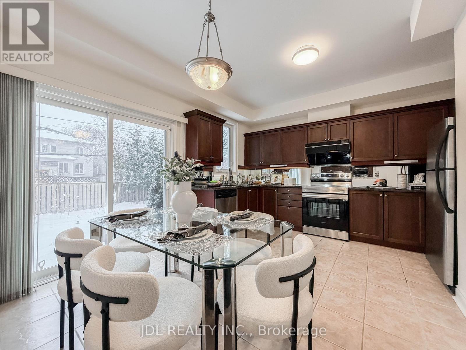 3 Garvin Mews, Toronto, ON - Indoor