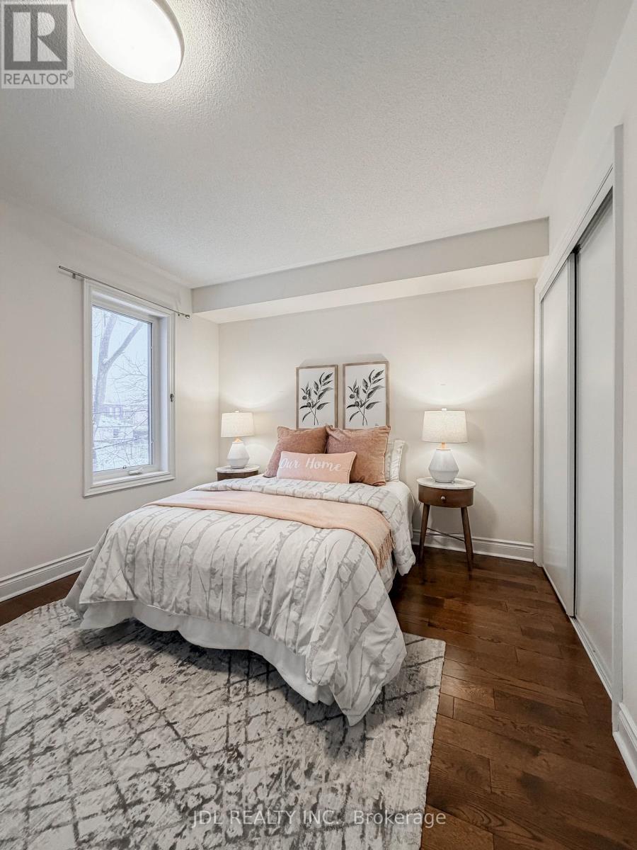 3 Garvin Mews, Toronto, ON - Indoor Photo Showing Bedroom