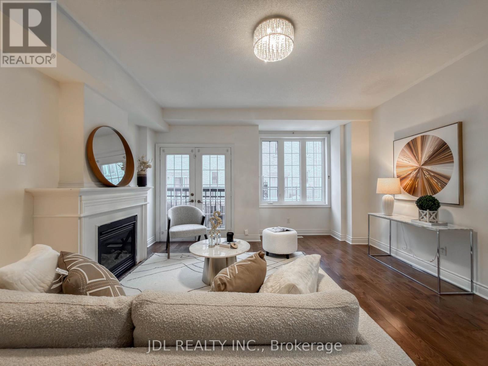 3 Garvin Mews, Toronto, ON - Indoor Photo Showing Living Room With Fireplace