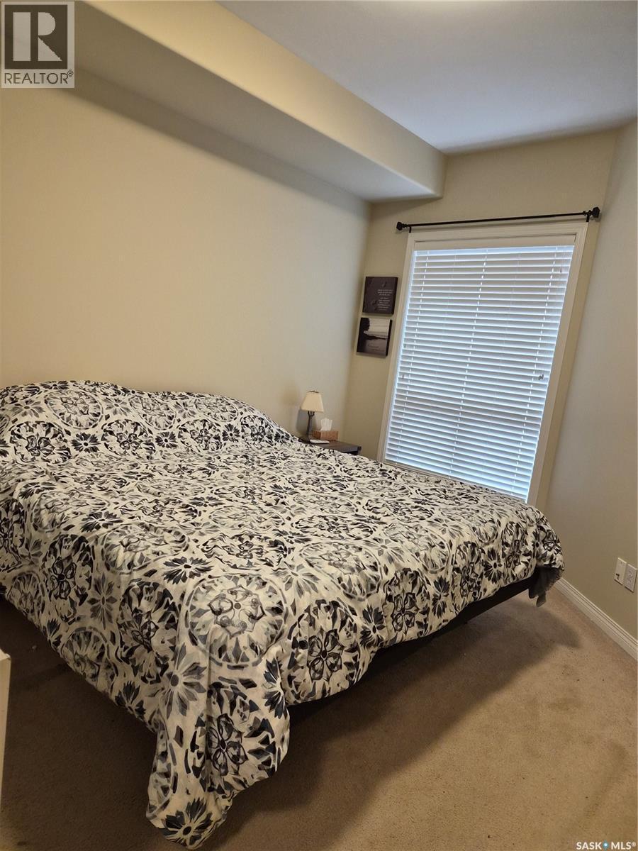 108 110 Armistice Way, Saskatoon, SK - Indoor Photo Showing Bedroom