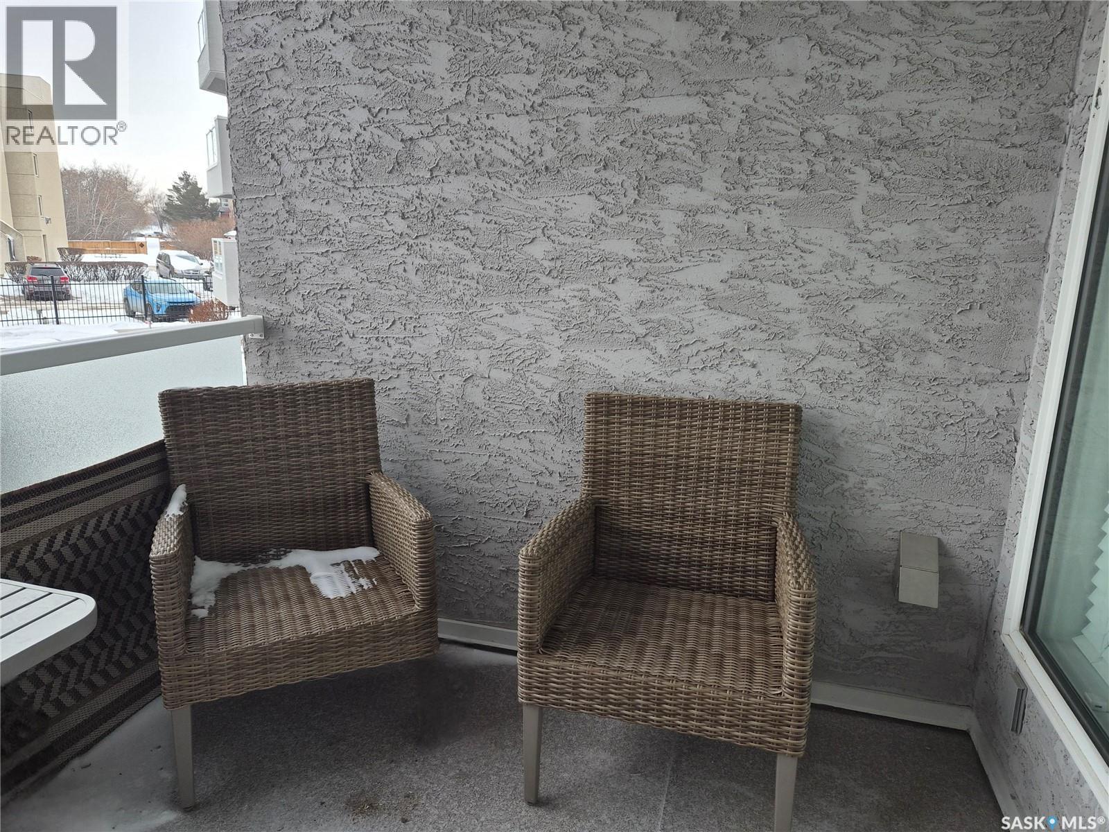 108 110 Armistice Way, Saskatoon, SK - Outdoor