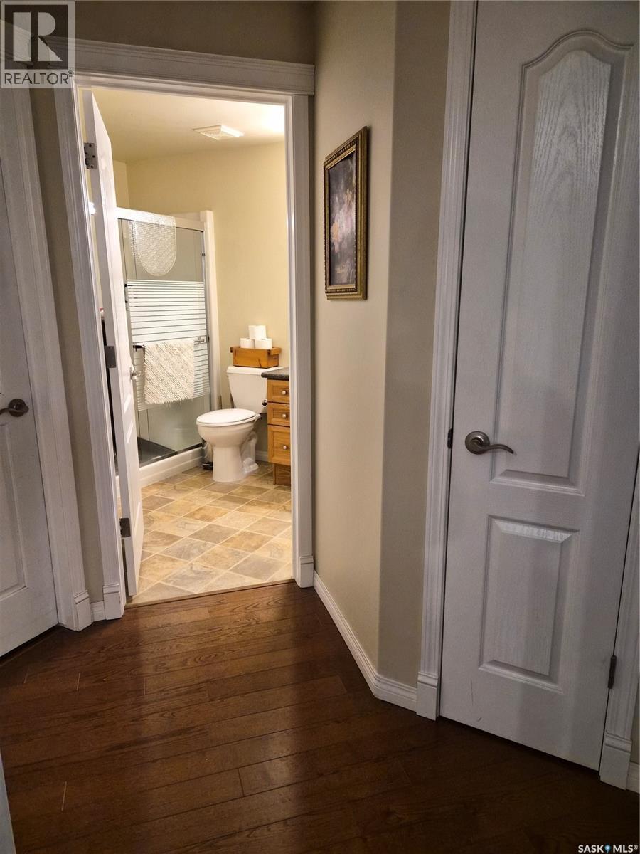 108 110 Armistice Way, Saskatoon, SK - Indoor