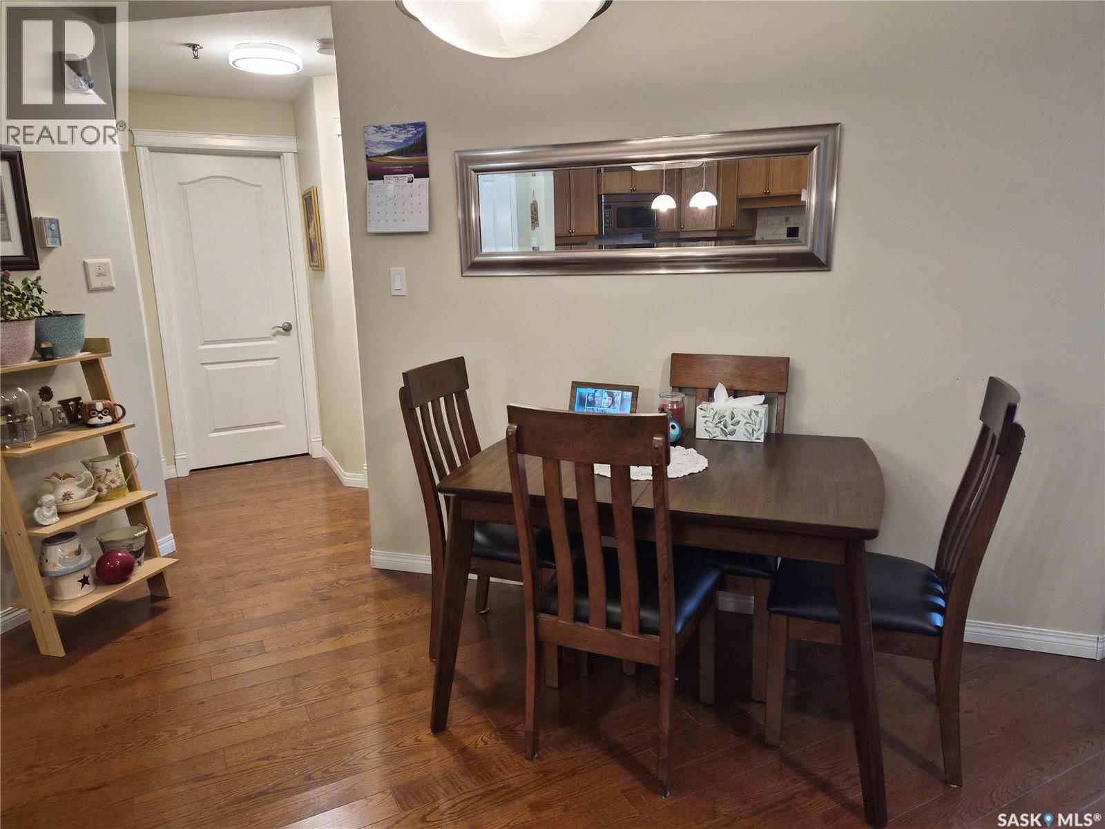 108 110 Armistice Way, Saskatoon, SK - Indoor Photo Showing Dining Room