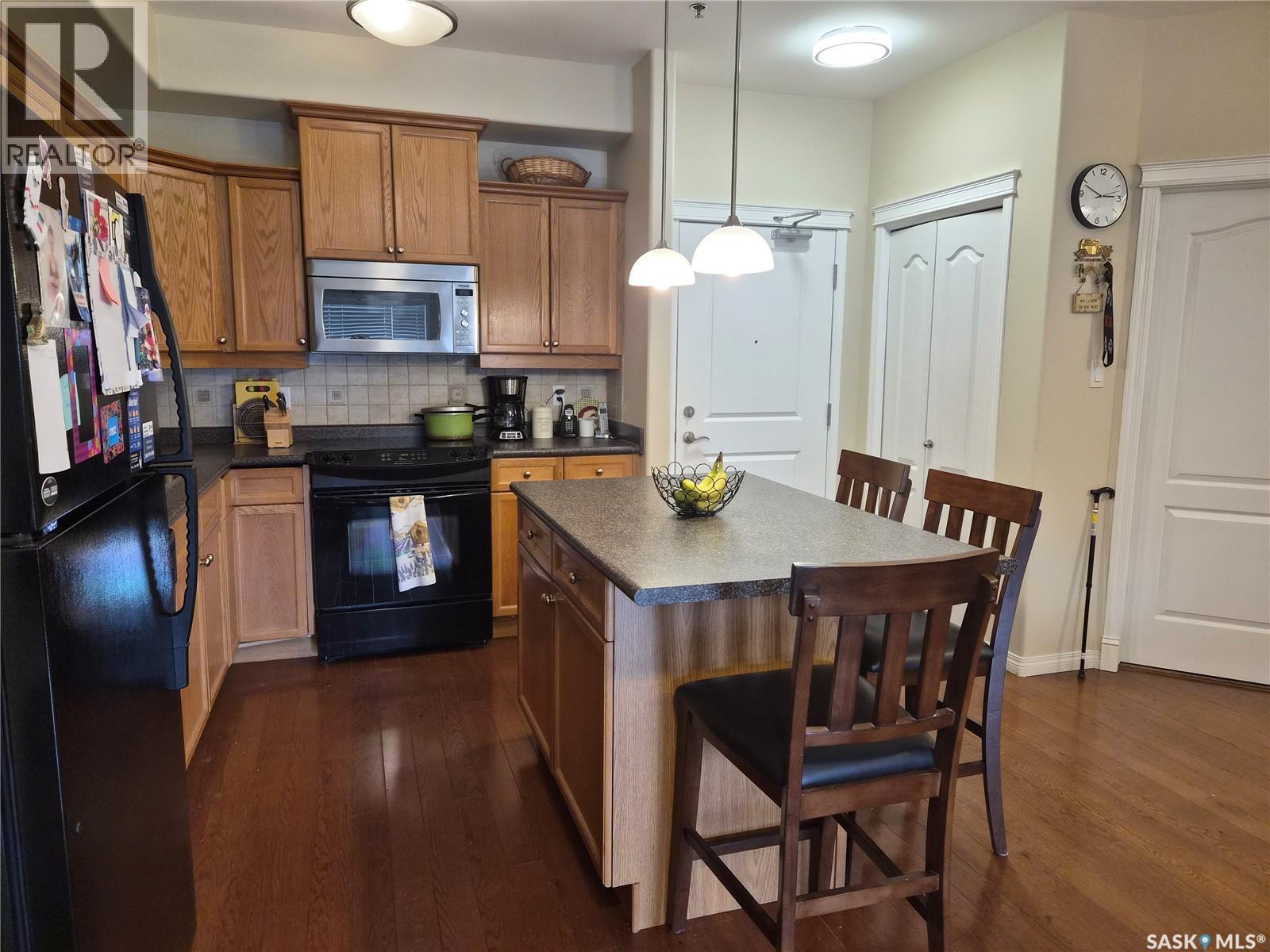 108 110 Armistice Way, Saskatoon, SK - Indoor Photo Showing Other Room