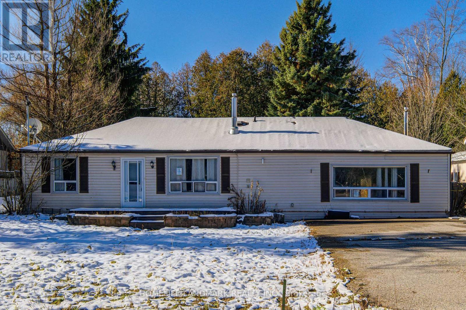 21654 Warden Avenue, East Gwillimbury, ON - Outdoor