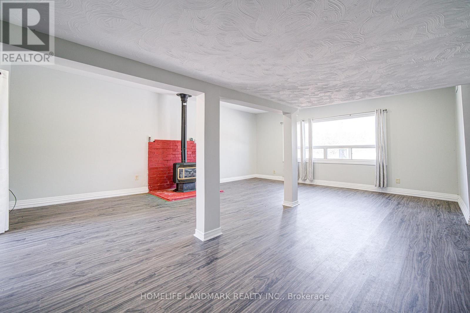 21654 Warden Avenue, East Gwillimbury, ON - Indoor Photo Showing Other Room