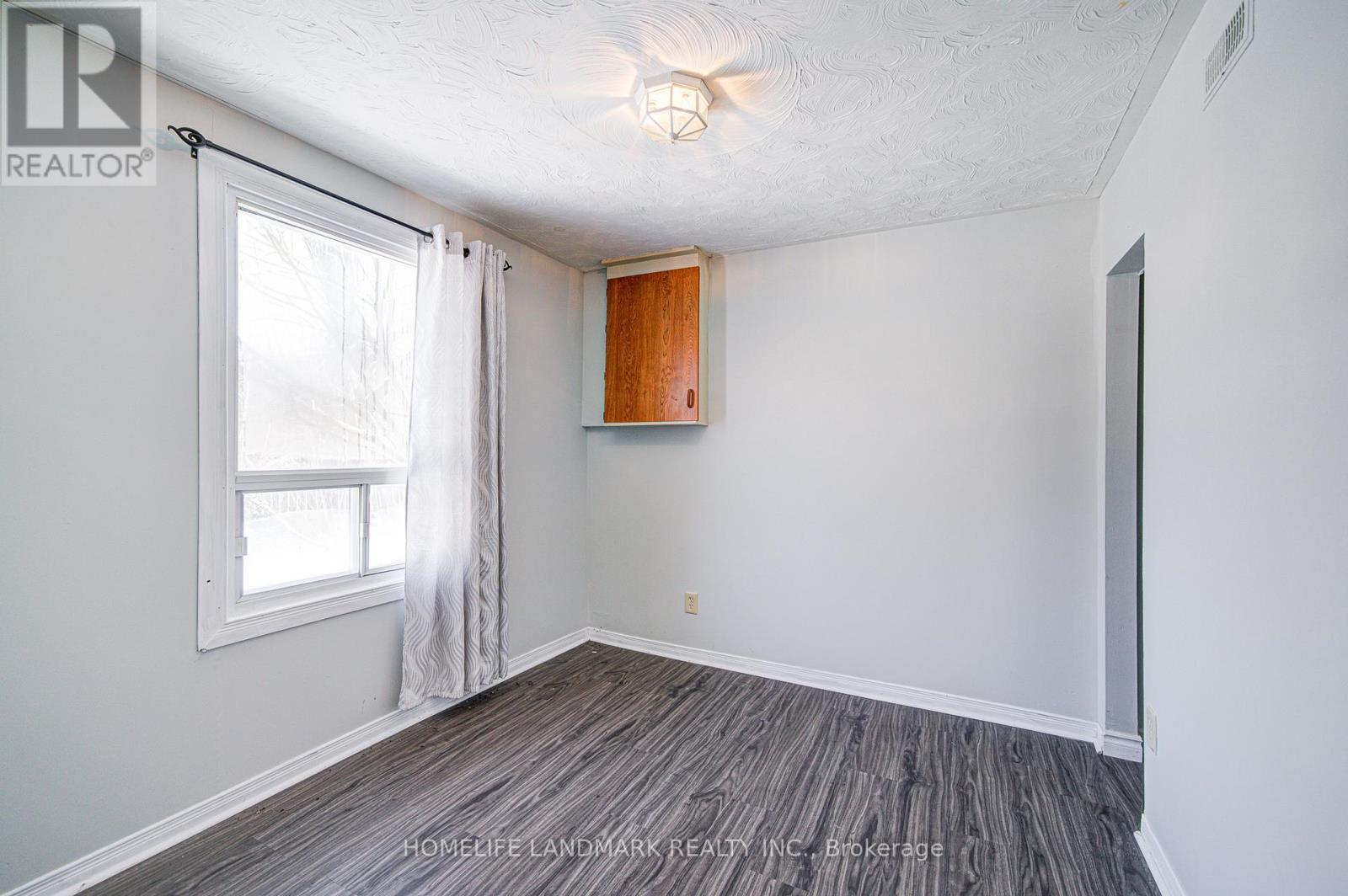 21654 Warden Avenue, East Gwillimbury, ON - Indoor Photo Showing Other Room