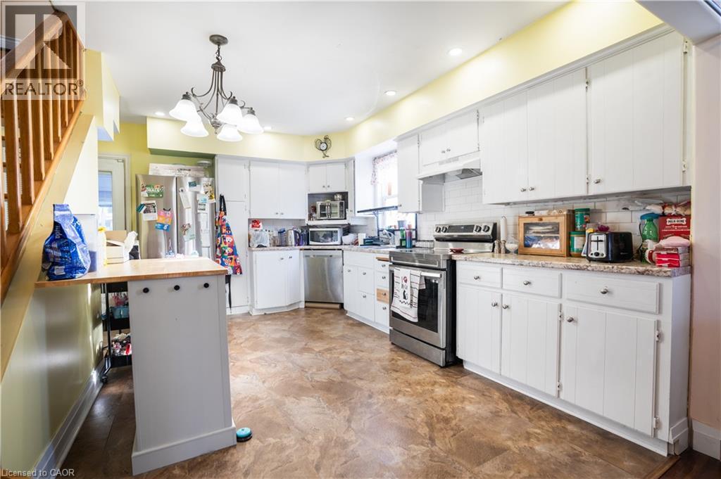 12 Walpole Drive, Jarvis, ON - Indoor Photo Showing Kitchen