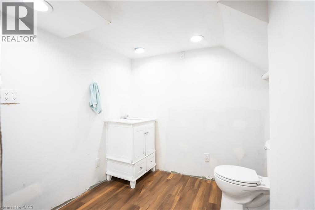 12 Walpole Drive, Jarvis, ON - Indoor Photo Showing Bathroom
