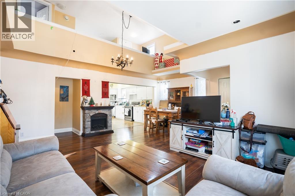 12 Walpole Drive, Jarvis, ON - Indoor Photo Showing Living Room With Fireplace