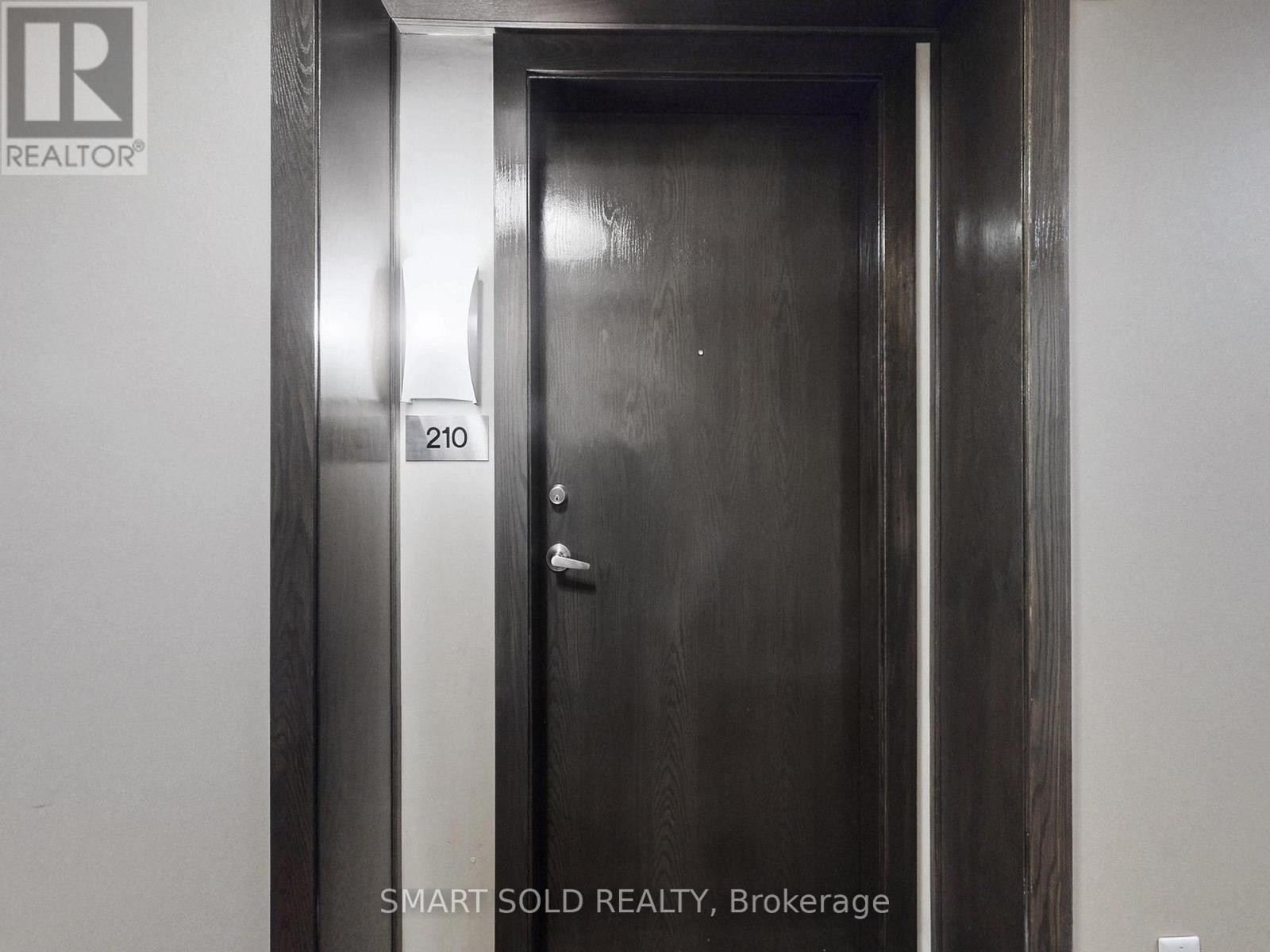 210 - 75 Norman Bethune Avenue, Richmond Hill, ON - Indoor Photo Showing Other Room