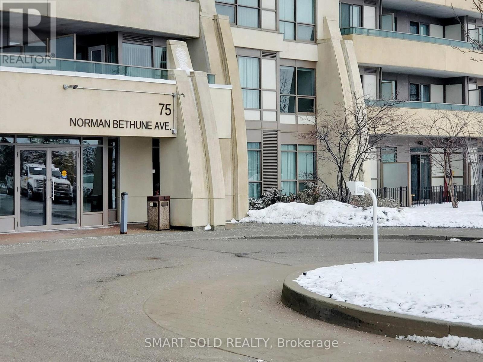 210 - 75 Norman Bethune Avenue, Richmond Hill, ON - Outdoor With Balcony