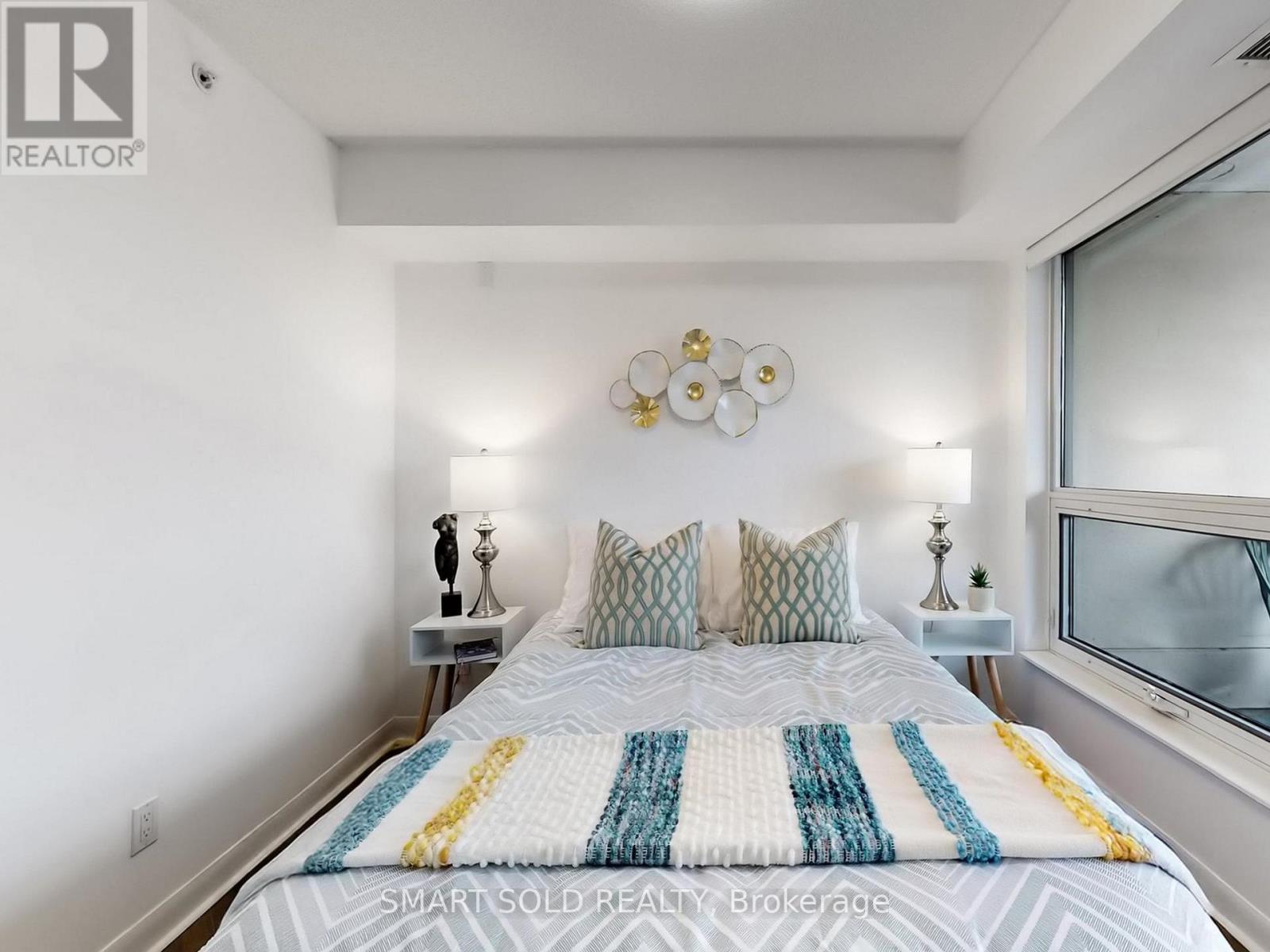 210 - 75 Norman Bethune Avenue, Richmond Hill, ON - Indoor Photo Showing Bedroom