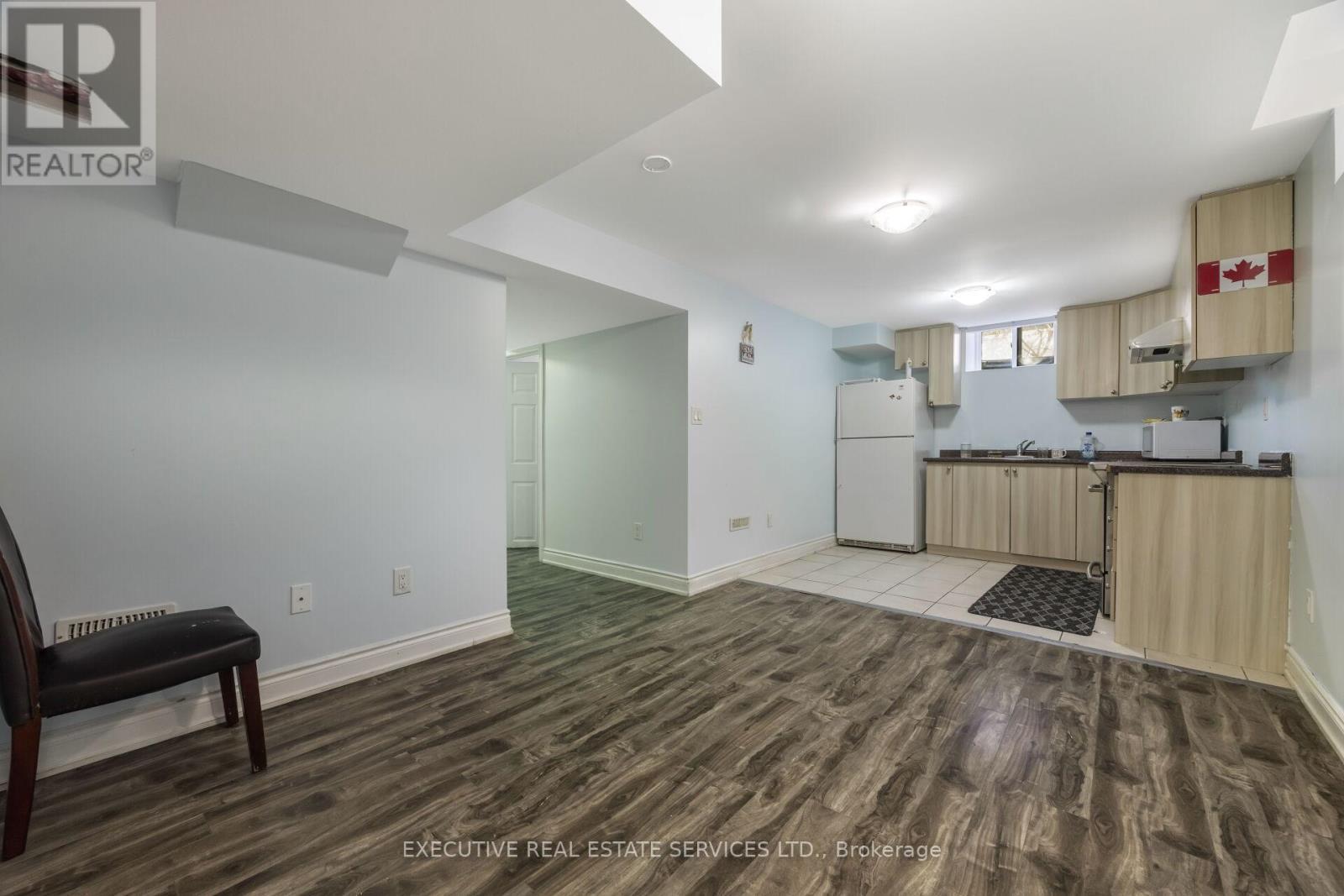43 Susan Avenue, Brampton, ON - Indoor Photo Showing Kitchen