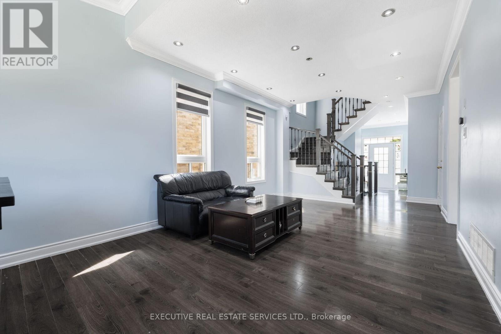 43 Susan Avenue, Brampton, ON - Indoor